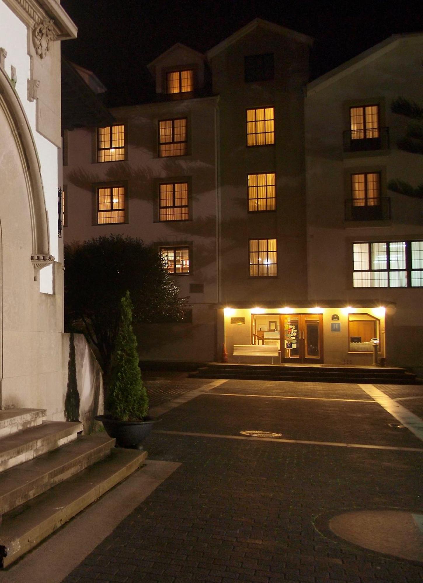 Hotel Y Apartamentos Arias Navia Exteriér fotografie