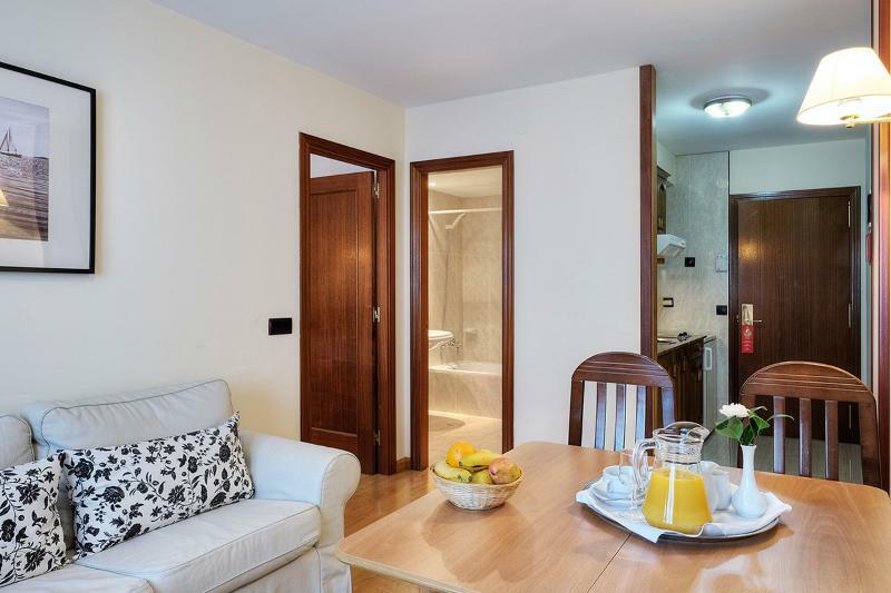 Hotel Y Apartamentos Arias Navia Exteriér fotografie